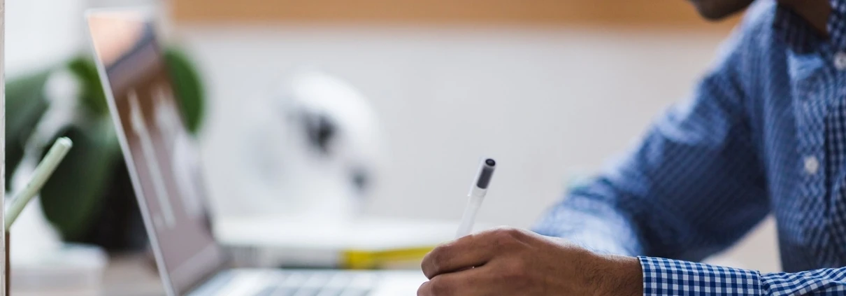 ausschlussfrist-arbeitsvertrag