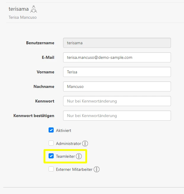 Eine Benutzeroberfläche zur Verwaltung von Benutzerdaten zeigt Eingabefelder für Benutzername, E-Mail, Vorname, Nachname und Kennwort. Es gibt Optionen zur Aktivierung des Benutzers, sowie Kontrollkästchen für Administrator, Teamleiter und externer Mitarbeiter.